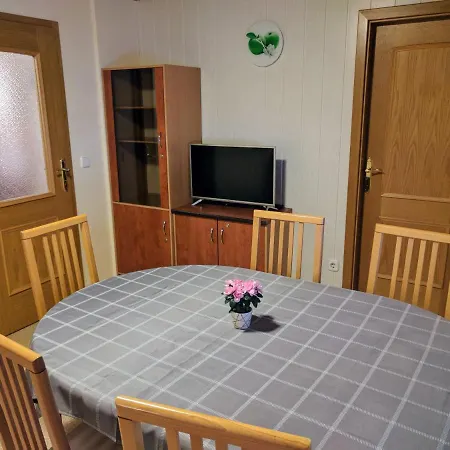 Apartma Kramar Podkoren * クランスカゴーラ